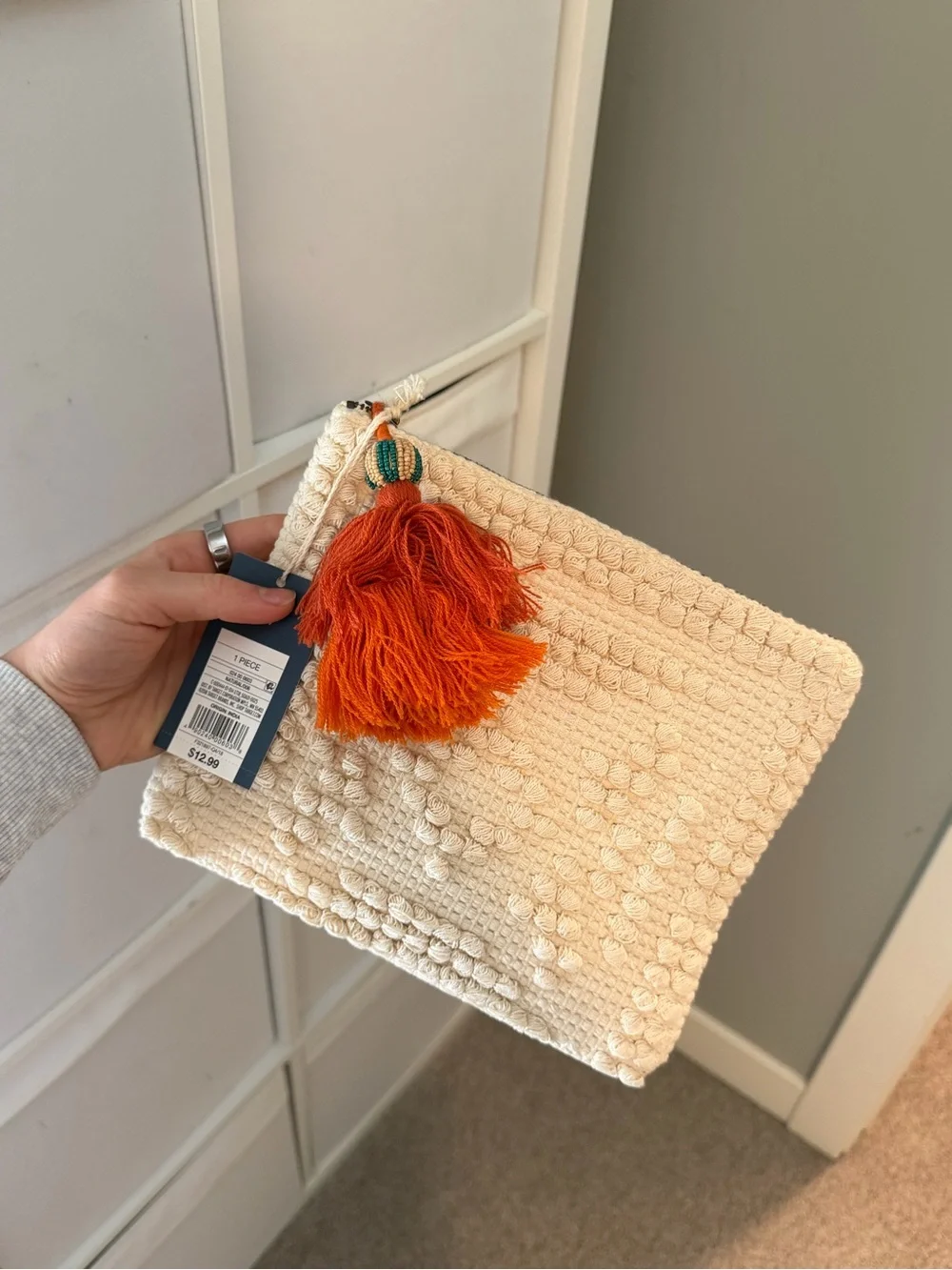 NWT UNIVERSAL THREAD CLUTCH